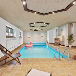 Luxus-villa Mit Indoorpool, Sauna & Offenem Kamin Siegsdorf